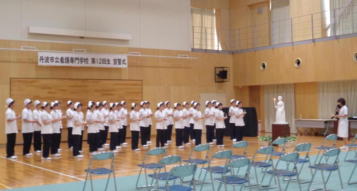 教員より励ましの言葉をいただいているところの写真