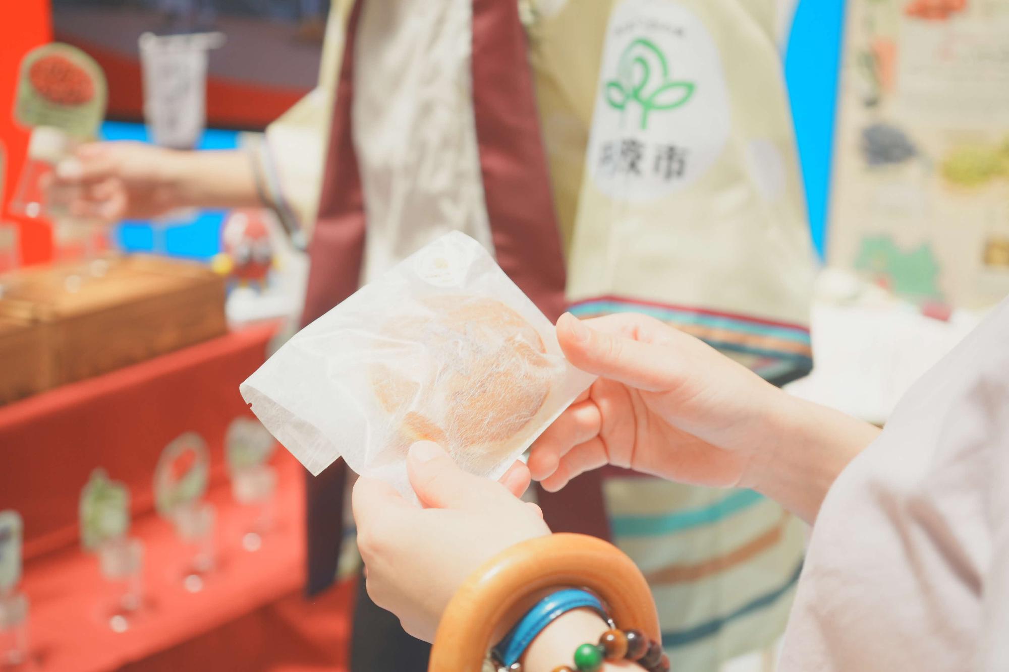 丹のやさい射的景品となった丹のあんバターサンド