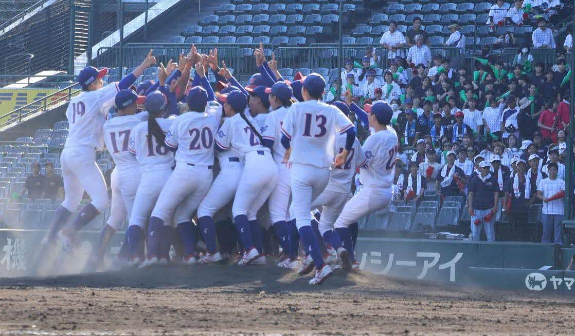 全国高等学校女子硬式野球選手権大会の様子