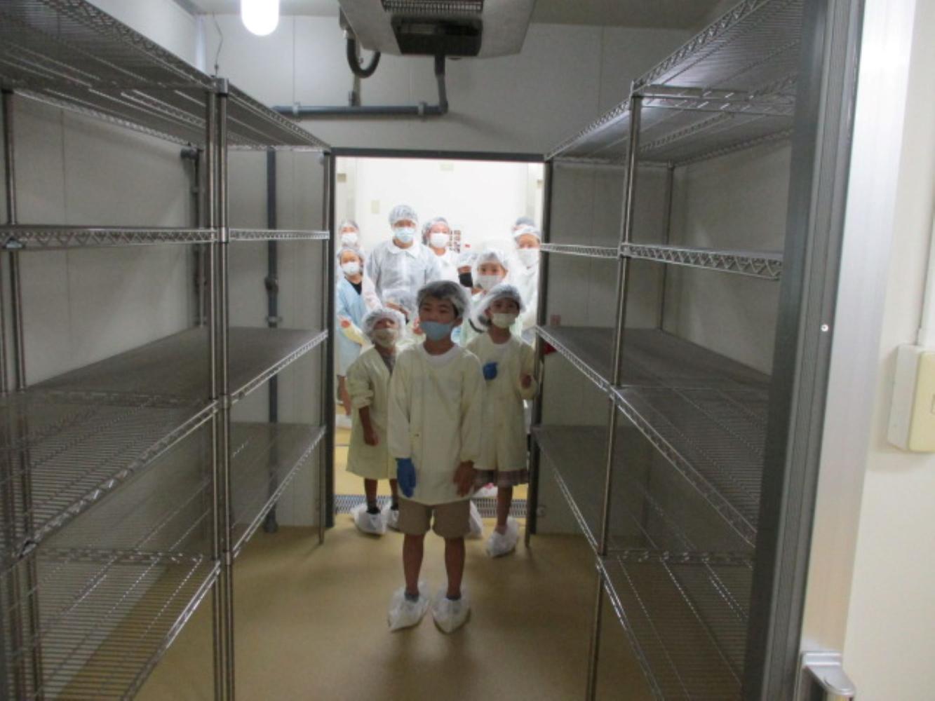 調理場見学の様子