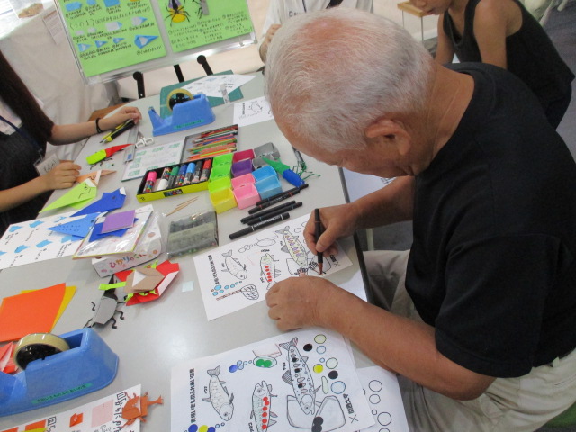 ぬりえも楽しみました